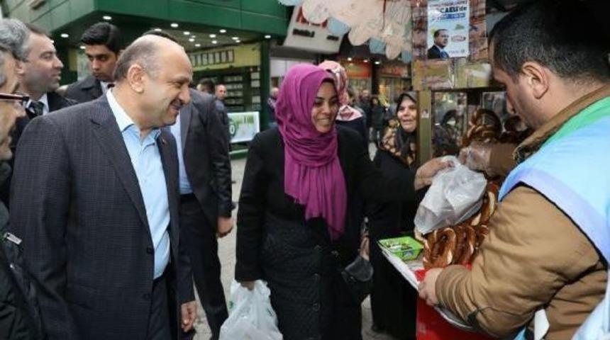 Bakan Işık Esnafı Ziyaret Etti