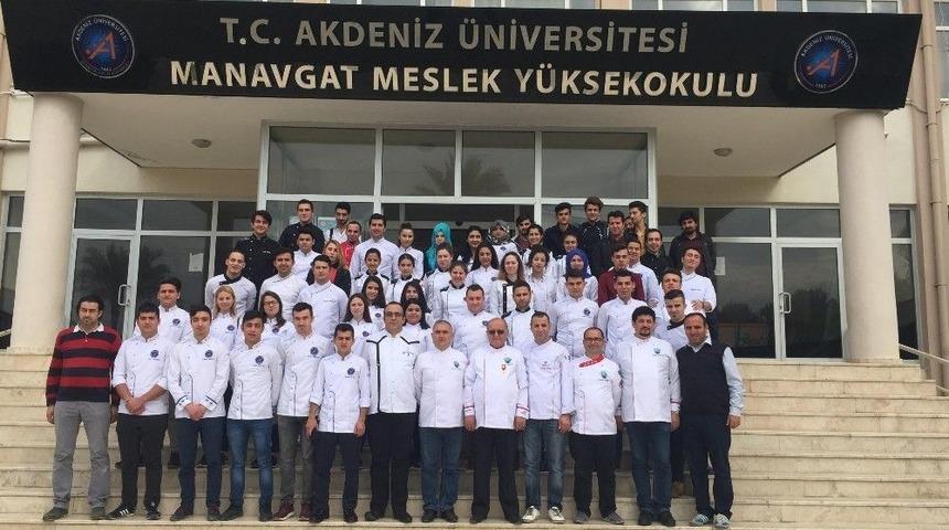 Manavgat&rsquo;taki Gen&ccedil;lere &Ccedil;ikolata Anlatıldı