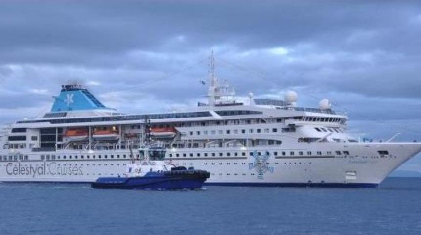 Kuşadası'na Sezonun Ilk Gemisi Geldi