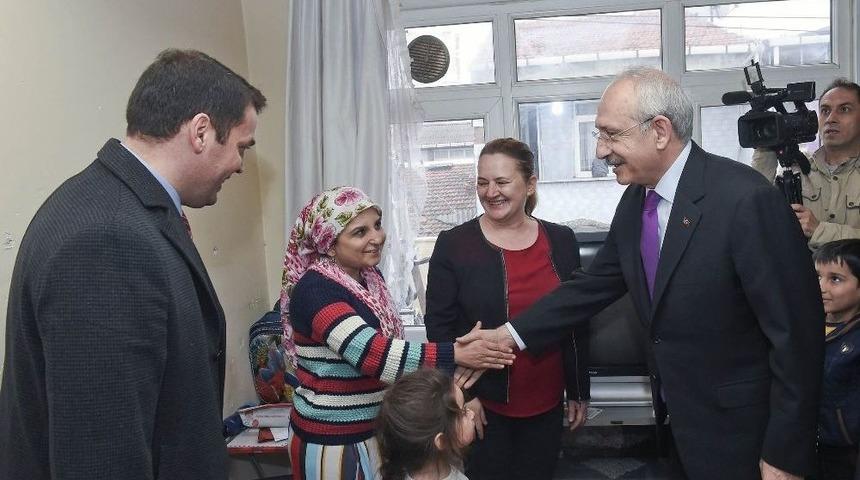 Chp Lideri Kılıçdaroğlu, Kendisine Mektup Yazan Küçük Çocuğu Ziyaret Etti