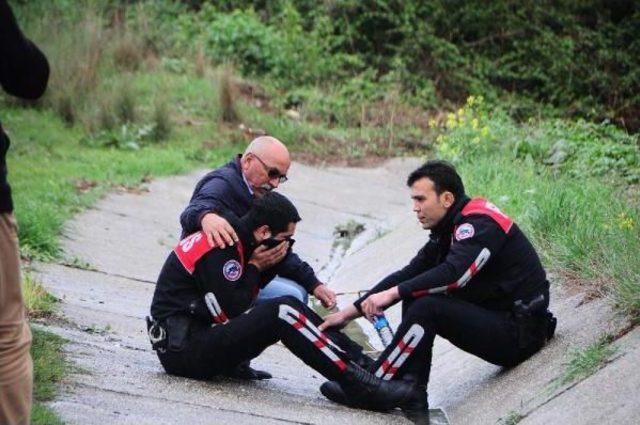 Polis Telsizden Duyup Olay Yerine Gidince Babasının Öldüğünü Öğrendi