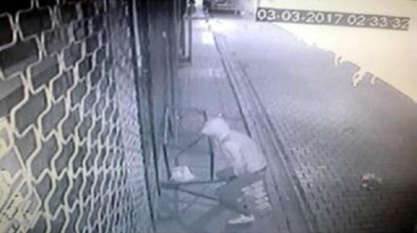 Market Hırsızları Kameraya Yakalandı