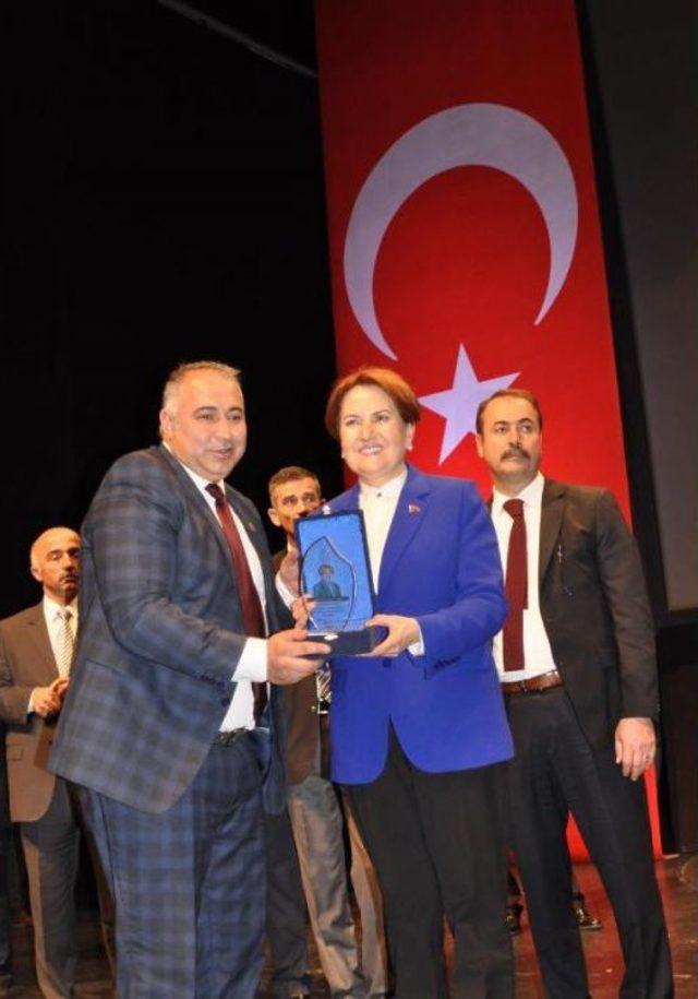 Akşener: Çıkın Saraydan, Inin Arabadan Eşit Yarışalım