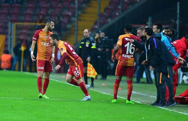 Galatasaray’da Hakan Balta Da Sakatlar Kervanına Katıldı