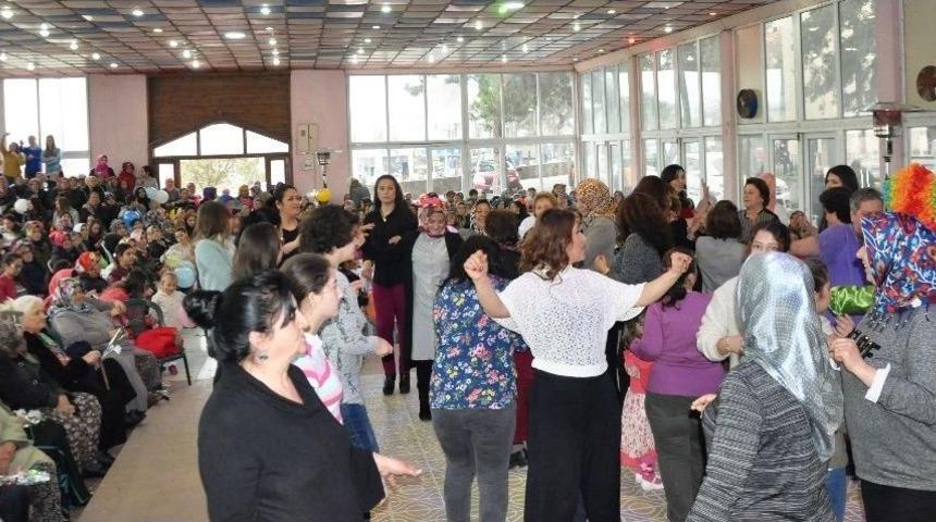 Depremzede Kadınlara Moral Konseri