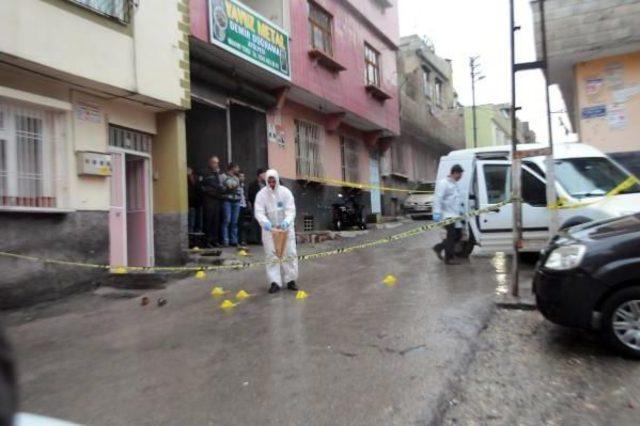 Eski Eşine Ateş Açtı: Kucağındaki Çocuk Öldü, Kadın Yaralı