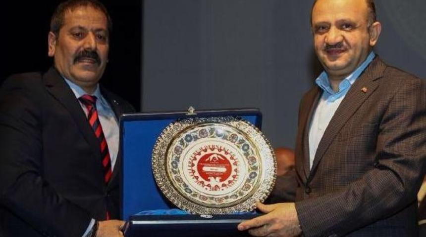 Bakan Işık: Avrupa'nın Kendi Değerlerine D&ouml;nmesini Istiyoruz