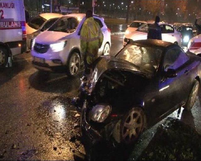 Maltepe'de Trafik Kazası: 6 Yaralı