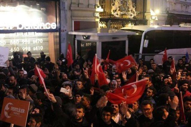 Hollanda Başkonsolosluğu Önünde Eylem // Ek Fotoğraflarla Geniş Haber