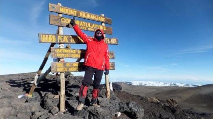 55'lik Dağcı Kilimanjaro'da Zirve Yaptı