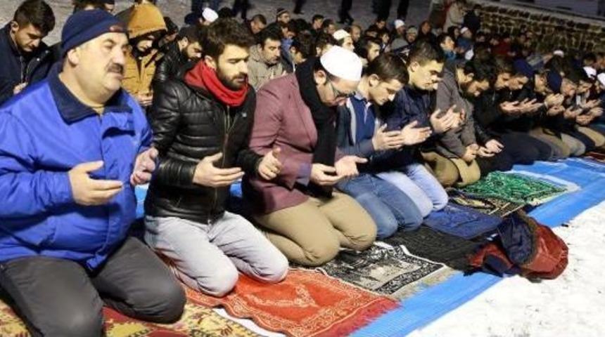 Kalede 'kurtuluş Namazı'