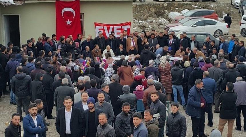 Ak Partili &Ccedil;alık Edremit Halkıyla Buluştu