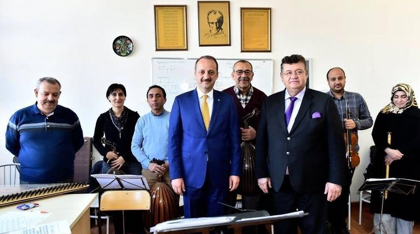 Başkan Akg&uuml;l&rsquo;den Konservatuvar &Ouml;ğrencilerine S&uuml;rpriz Ziyaret