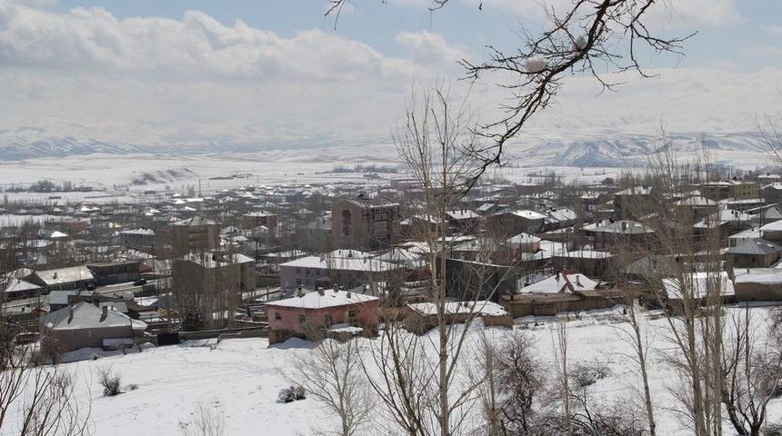 Başkale&rsquo;den Bir Yılda 2 Bin 164 Kişi G&ouml;&ccedil; Etti