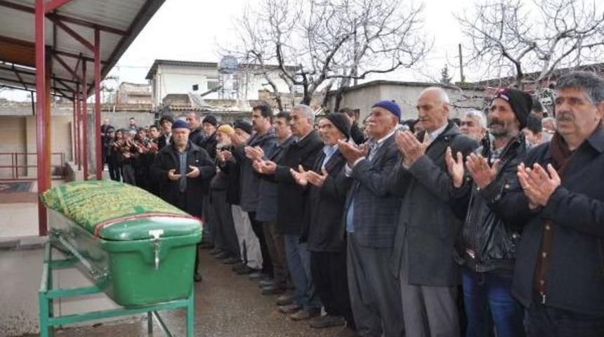 Sobadan Zehirlenip &Ouml;len Baba-Oğul Yan Yana Toprağa Verildi