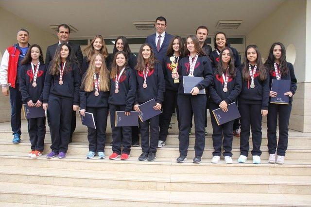 Gaziantep Kolej Vakfı Spor Başarılarıyla Da Zirvede