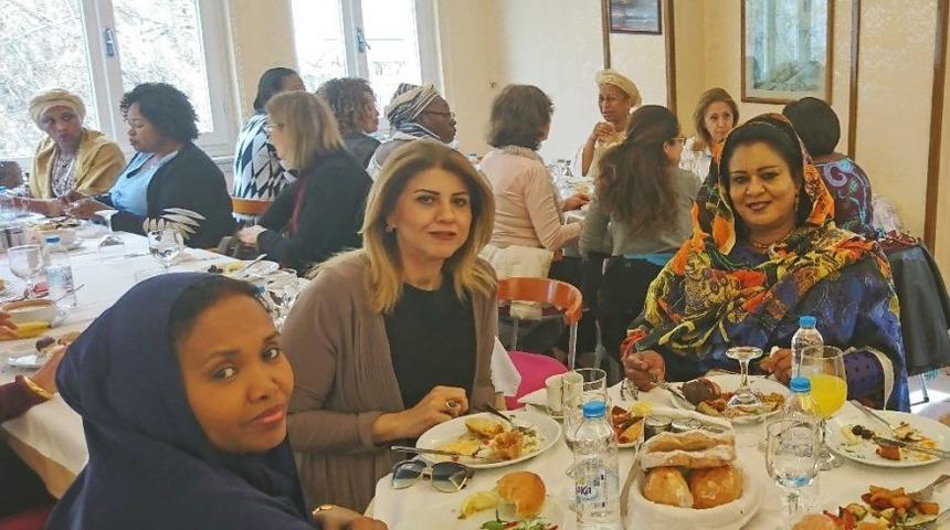 ( &Ouml;zel Haber) B&uuml;y&uuml;kel&ccedil;i Eşlerine Anadolu Misafirperverliği