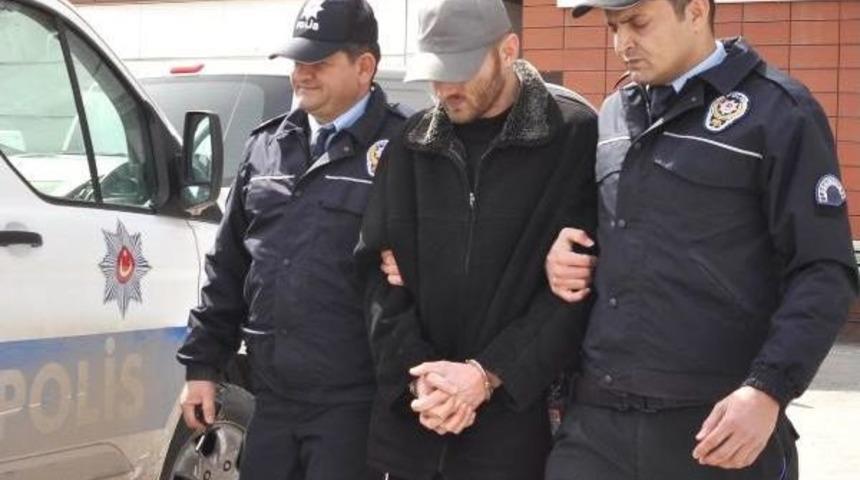 Bı&ccedil;aklı Saldırıda Yaralanan Dj Emrah Karaduman'ın Sağlık Durumu Iyi