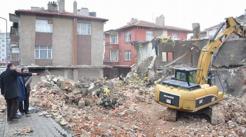 B&uuml;y&uuml;k Cami Odun Pazarı Meydan Ve Otopark Projesi Start Aldı