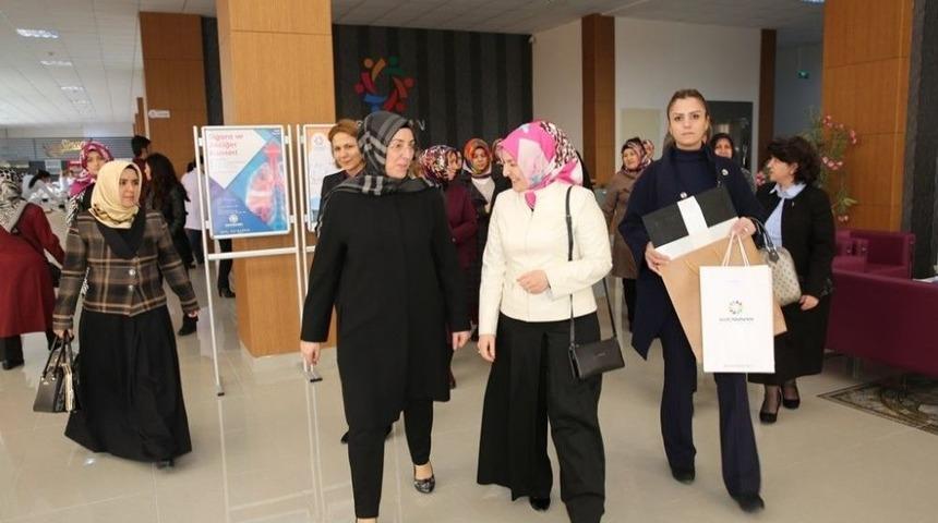 Protokol Eşlerinden Kocasinan Akademi&rsquo;ye Tam Not