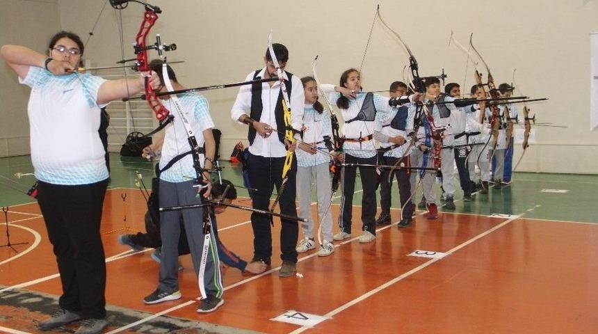 Elazığ&rsquo;da Ok&ccedil;uluk Turnuvası