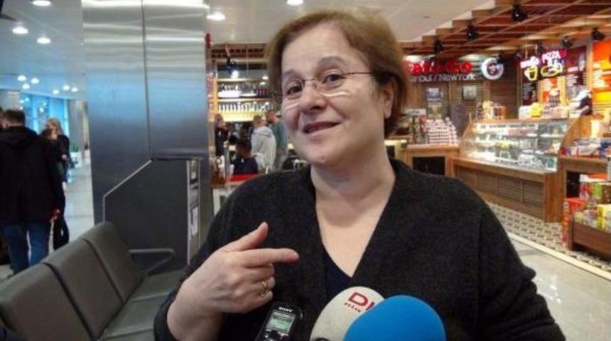 Amsterdam'a Giden T&uuml;rk Yolculardan Hollanda'ya Tepki