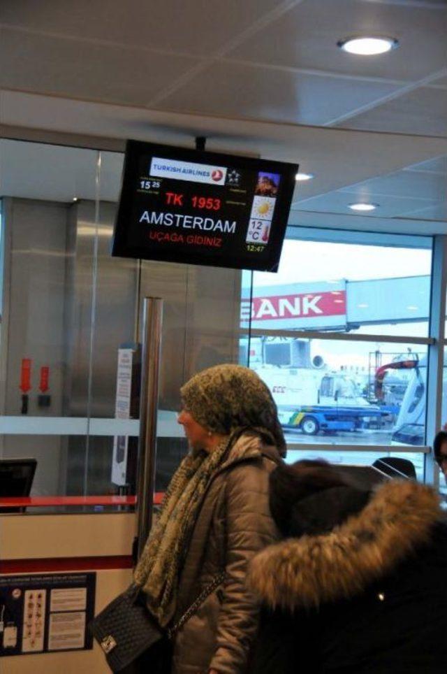 Amsterdam'a Giden Türk Yolculardan Hollanda'ya Tepki