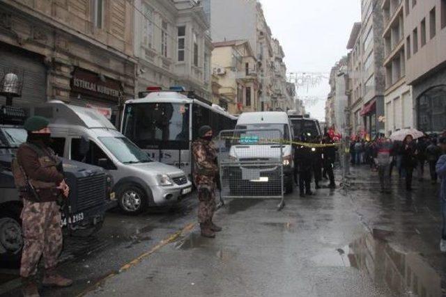 Hollanda Başkonsolosluğu'nda Protestolar Sürüyor