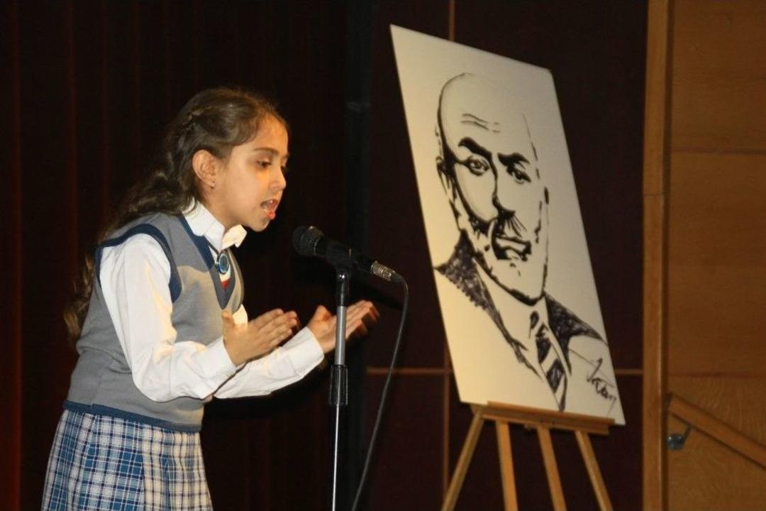 Minik B&uuml;şra&rsquo;dan G&ouml;z&uuml; Yaşlı İstiklal Marşı