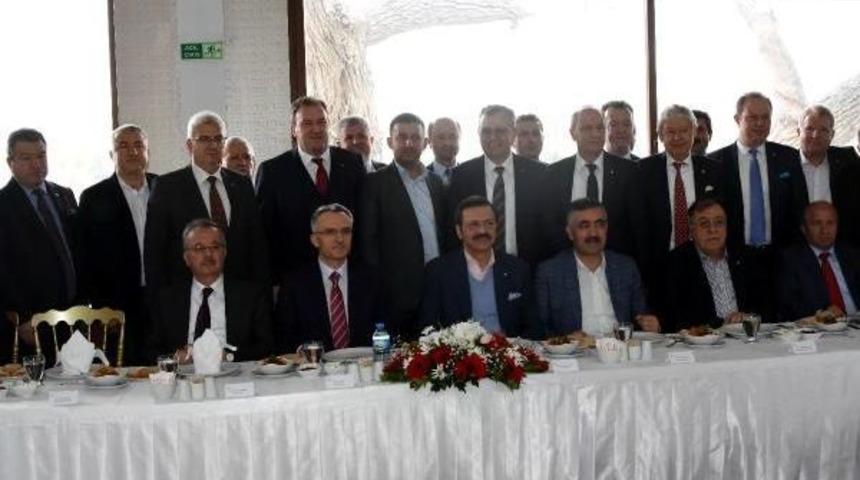 Bakan Ağbal, Kapıkule'de Tır Şof&ouml;rlerinin Şikayetlerini Dinledi (2)