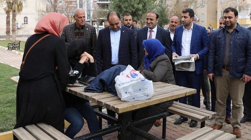 Başkan &Ccedil;ift&ccedil;i Halk Oylamasını Esnafa Anlattı