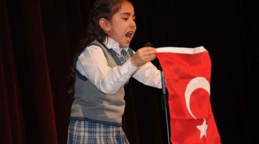 Hakkarili B&uuml;şra, İstiklal Marşı'nı Ağlayarak Okudu