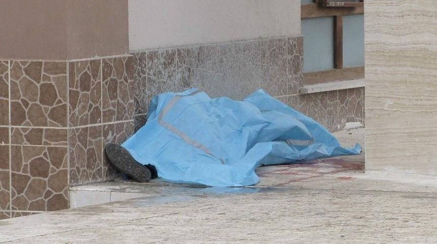 Cami Avlusunda Pompalı T&uuml;fekle Cinayet