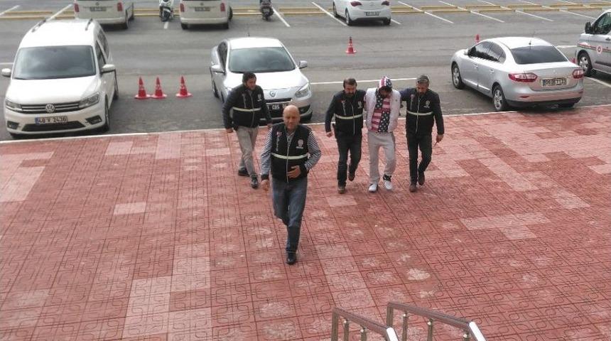 2 Yıl Boyunca 6 Kimlikle Yaşadı