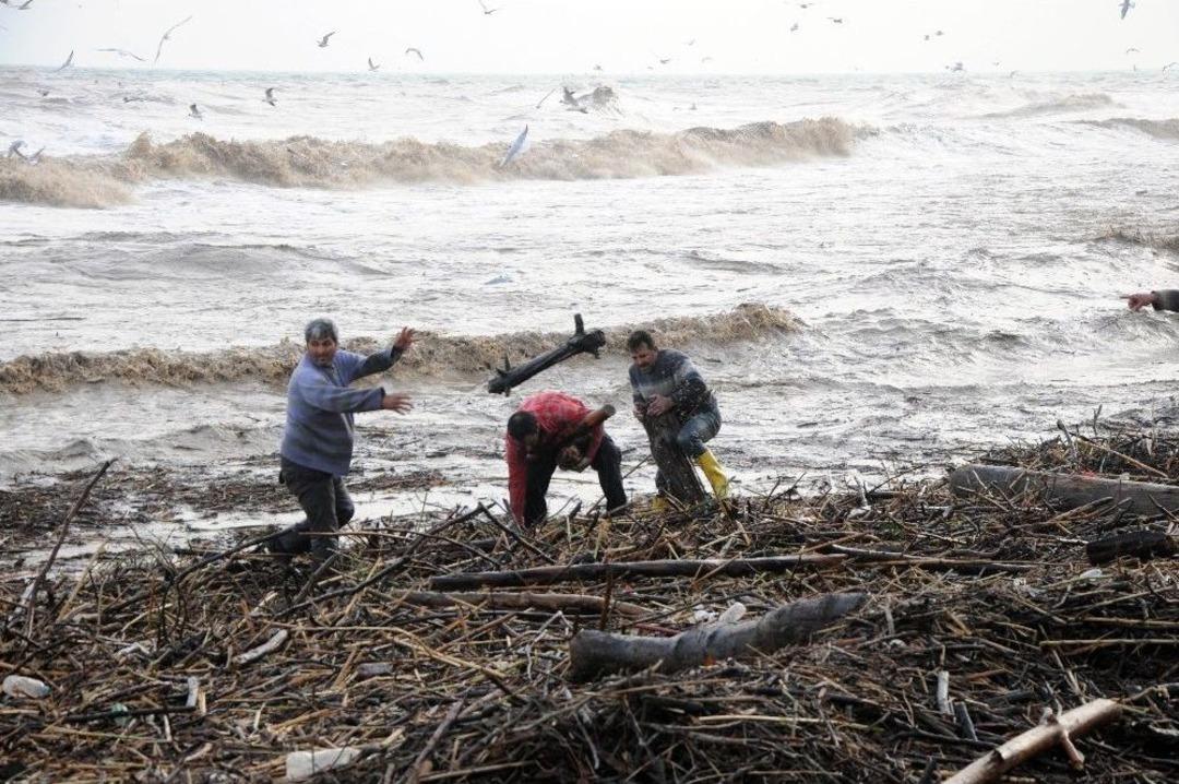 Sel &Ouml;n&uuml;nden K&uuml;t&uuml;k Kapma Yarışı