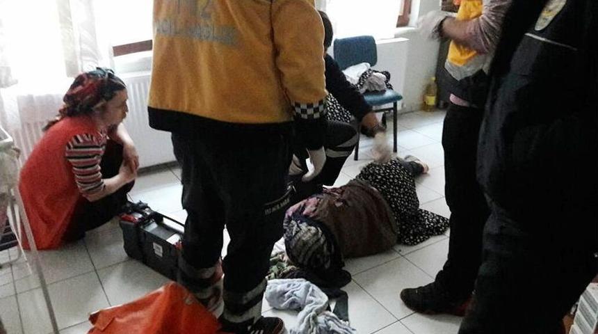 A&ccedil;lıktan Bitkin D&uuml;şen Yaşlı Kadını İtfaiye Kurtardı