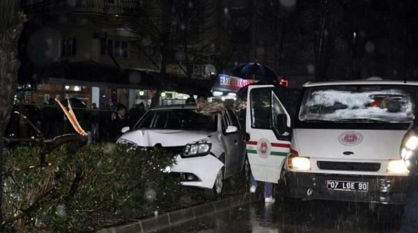 Aracında Uğradığı Silahlı Saldırıda &Ouml;ld&uuml;