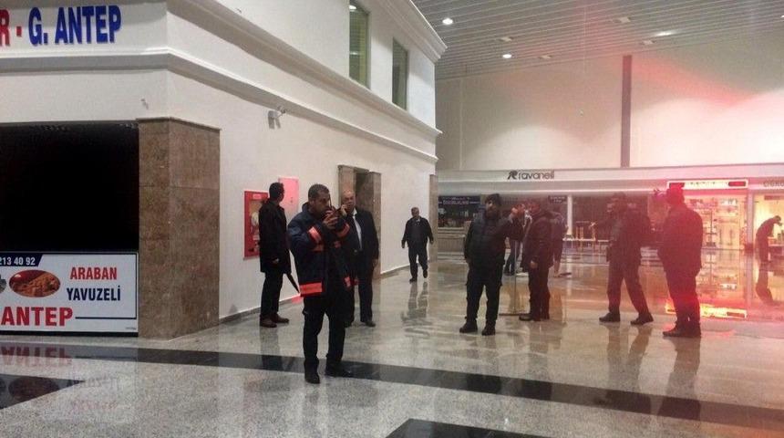 Yeni Otogarın Su Sızdıran &Ccedil;atısına İtfaiye M&uuml;dahale Etti