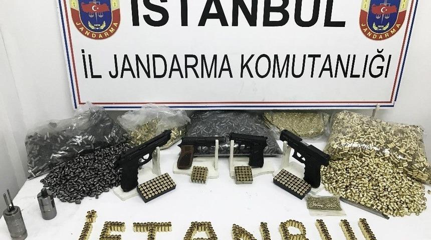 Zeytinburnu&rsquo;nda Mermi &Uuml;reten İş Yerine Baskın