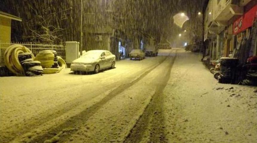 &Ccedil;elikhan&rsquo;Da, Eğitime Kar Tatili