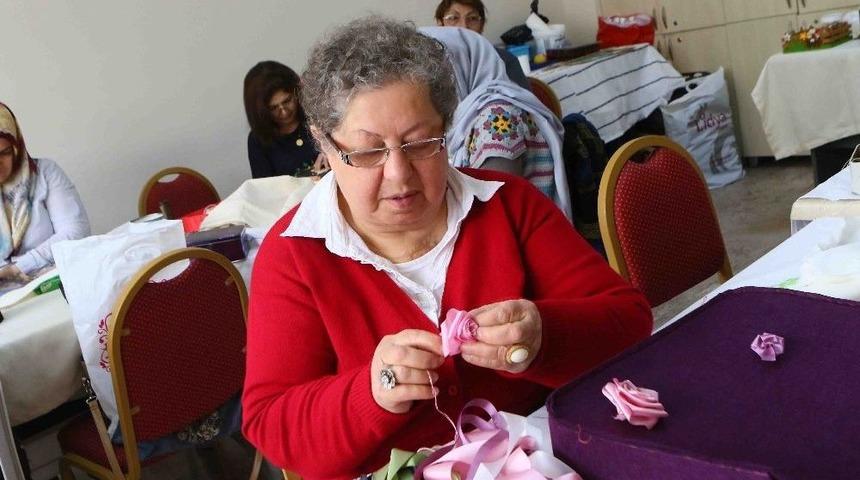 Kansere İnat Hayatı “nakış” Gibi İşliyor