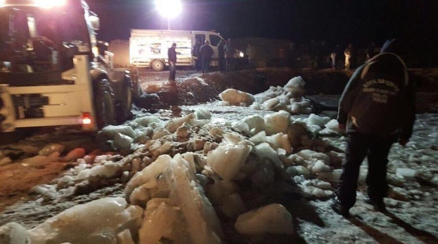 Van&rsquo;da Buz Kaplı Dereye D&uuml;şen &Ccedil;ocuk Hayatını Kaybetti