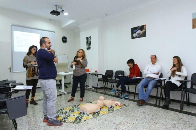 Kartal Belediyesi Personeline İlk Yardım Eğitimi