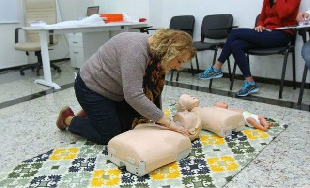 Kartal Belediyesi Personeline İlk Yardım Eğitimi