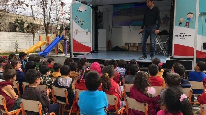 Minik &Ouml;ğrenciler Sağlıklı Beslenme Uyarısı