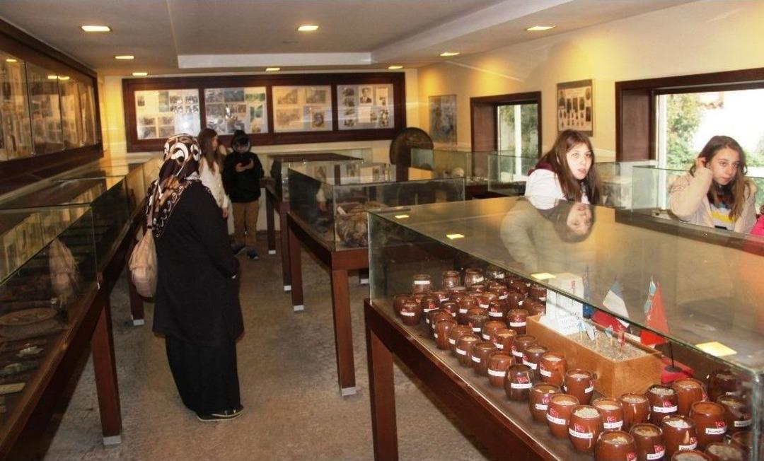 Bakkal D&uuml;kkanını M&uuml;ze Yaptı