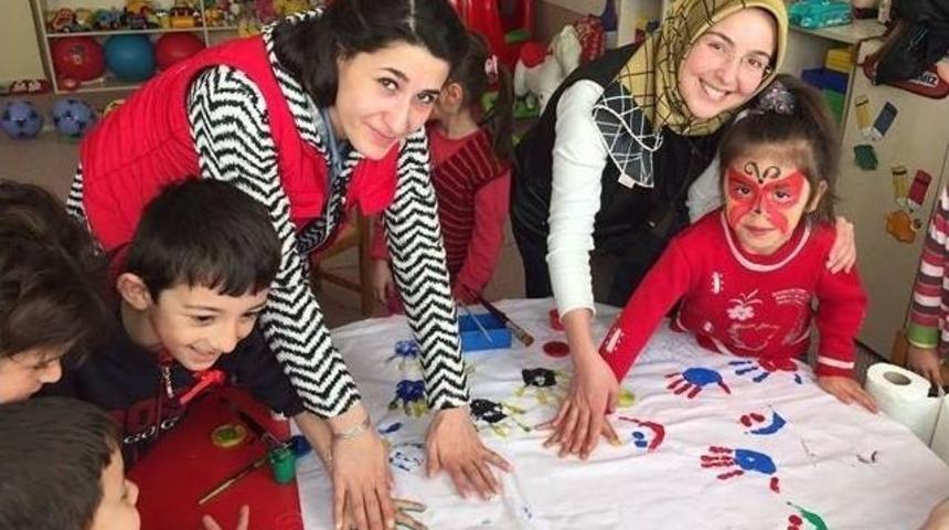 Gen&ccedil;ler Minik &Ouml;ğrencilerle Buluştu