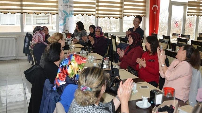 S&uuml;leymanpaşa Belediyesi Muhtar Eşlerini Ağırladı