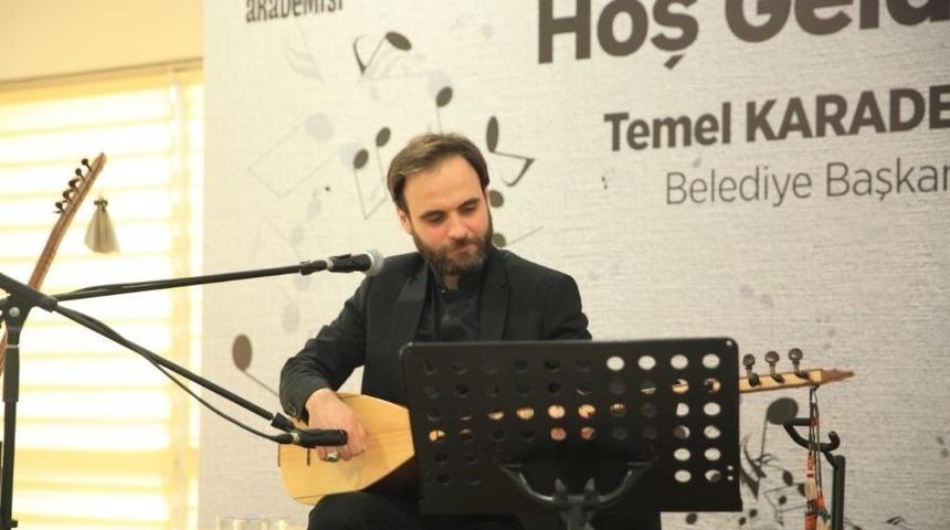 Hacıoğlu&rsquo;nun Sazı Ve Sesinden Anadolu Ezgileri