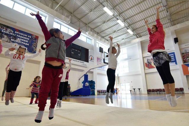 Geleceğin Cimnastikçileri Muratpaşa’da Yetişiyor